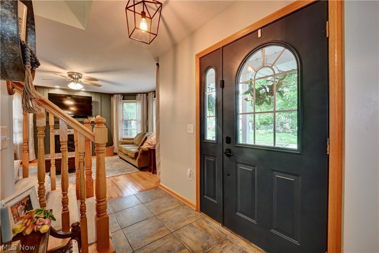 104 Pinedale Drive, Dover, OH - Photo 4