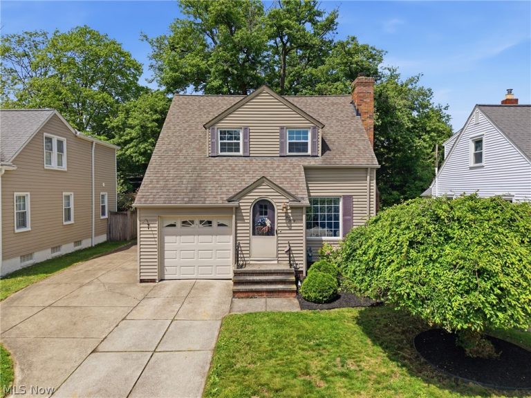 430 Canterbury Road, Bay Village, OH - Photo 2