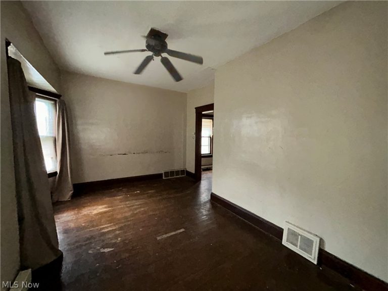 3885 20th Street, Cleveland, OH - Photo 2