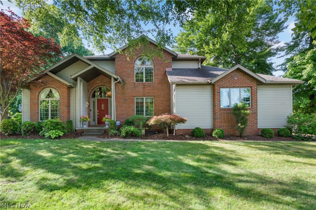 1938 Fairway Drive, Uniontown, OH