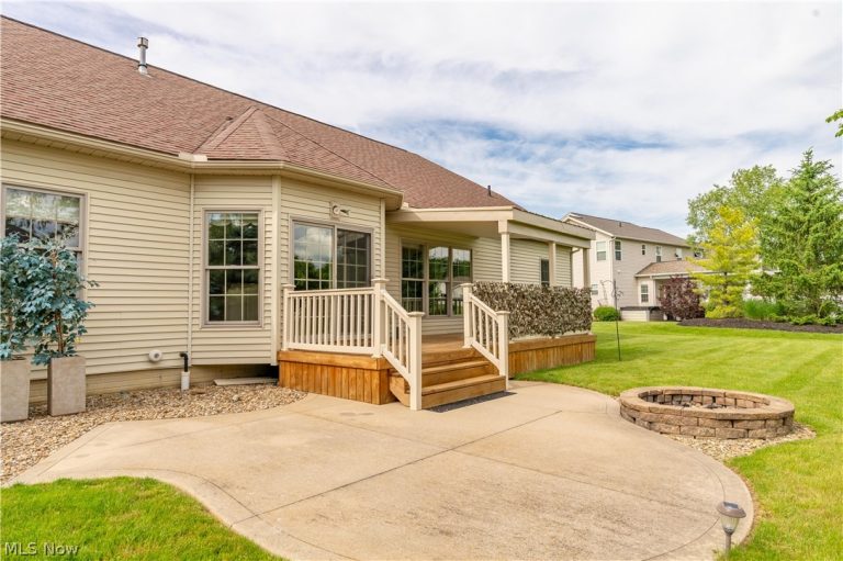 8500 Sandbridge Street, Massillon, OH - Photo 6