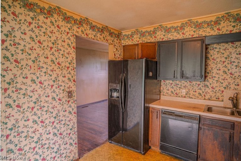 2100 Division Street Ext Street, Parkersburg, WV - Photo 8