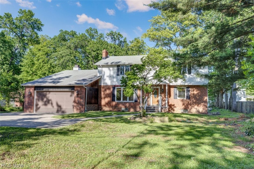 9985 Prospect Road, Strongsville, OH