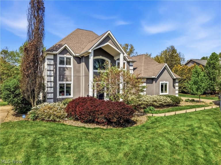 5758 Logan Arms Drive, Girard, OH - Photo 2