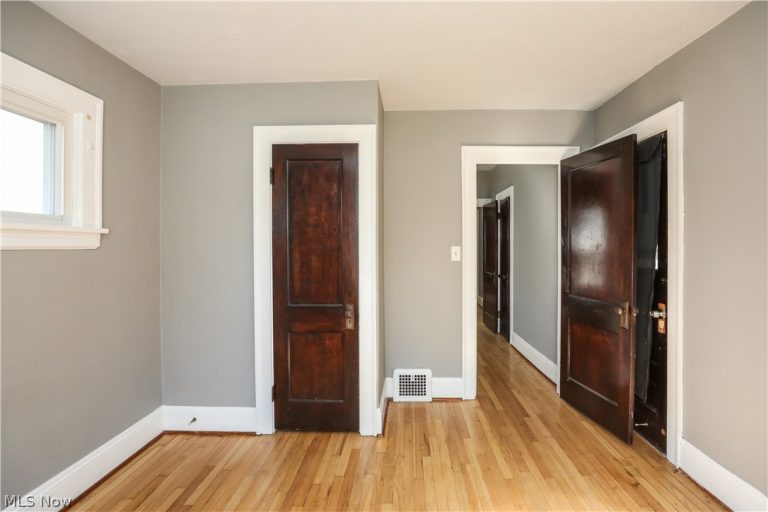 2075 Lewis Drive, Lakewood, OH - Photo 8
