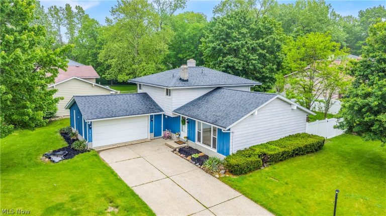 891 Pepperwood Drive, Brunswick, OH - Photo 2