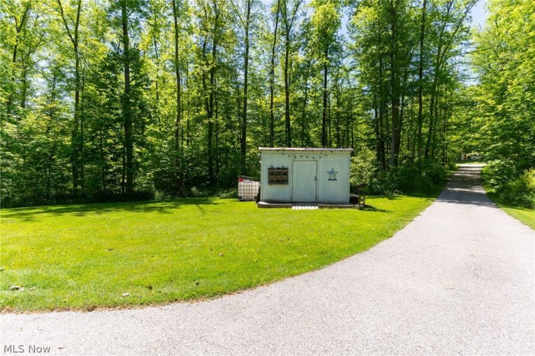 11795 Kile Road, Chardon, OH - Photo 5