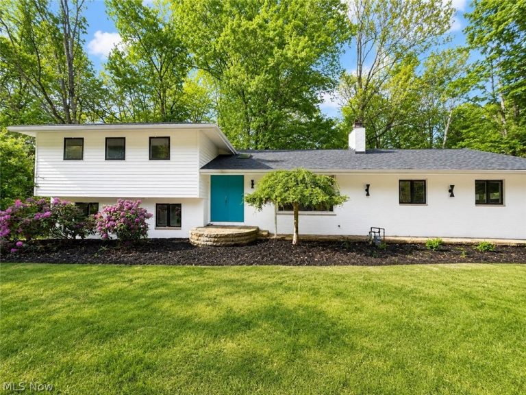 3866 Woodthrush Road, Akron, OH, 44333