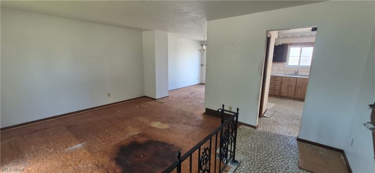 3908 Kenmore Avenue, Parma, OH - Photo 2