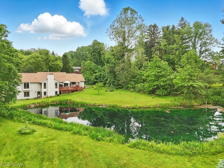 2800 Worrell Road, Willoughby Hills, OH - Photo 5