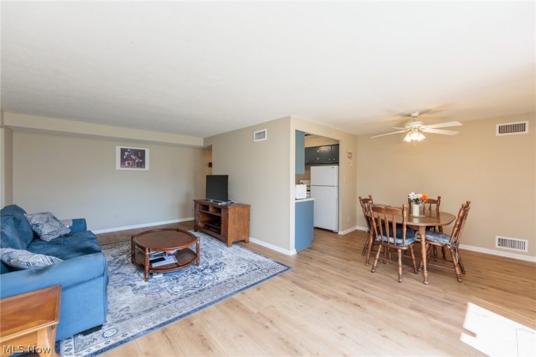 21841 River Oaks Drive #B5, Rocky River, OH - Photo 5