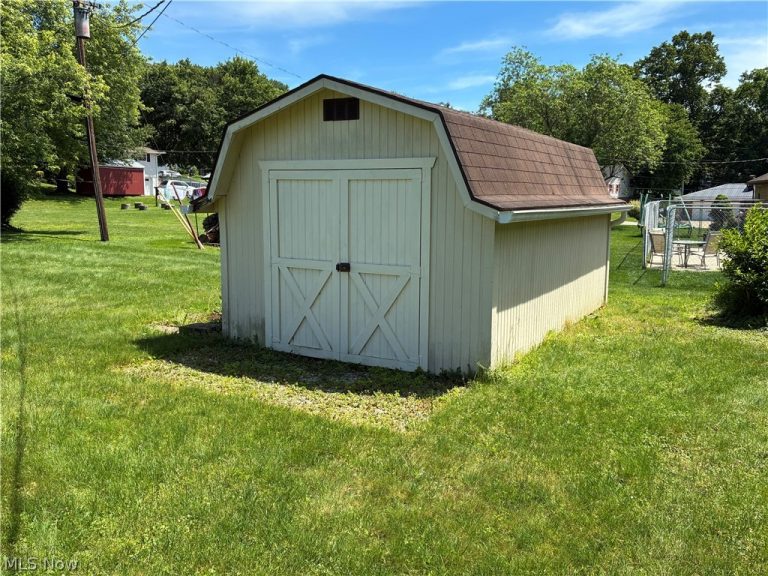 1629 Woodland Drive, Coshocton, OH - Photo 6