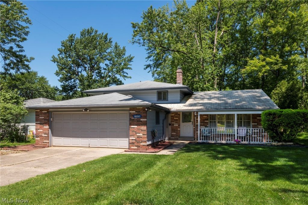 23630 Carriage Lane, North Olmsted, OH