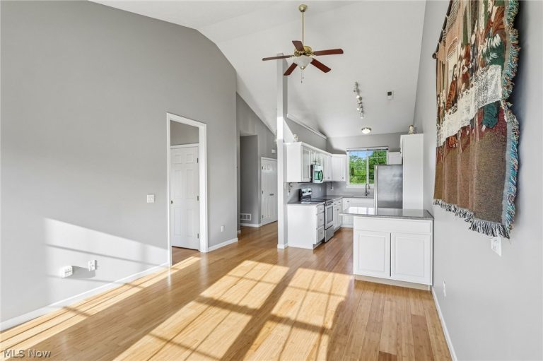 640 Southbay Drive, Wadsworth, OH - Photo 4