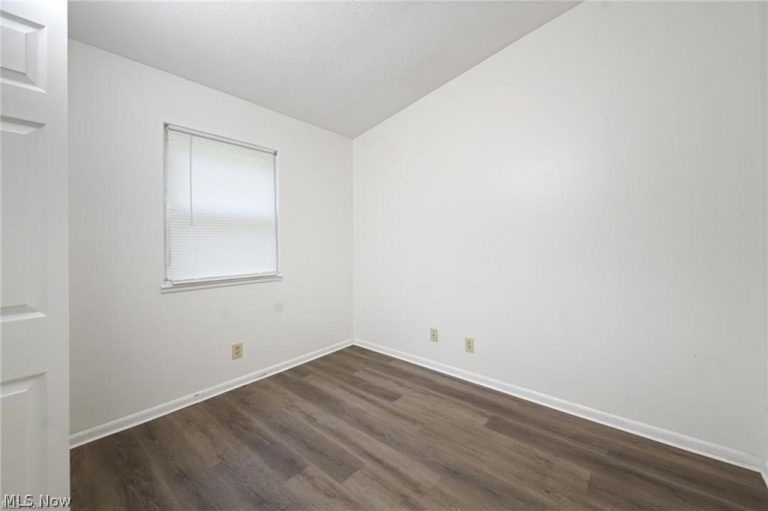 1933 Preston Avenue, Akron, OH - Photo 6