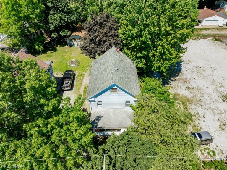 1223 Wilbeth Road, Akron, OH - Photo 8