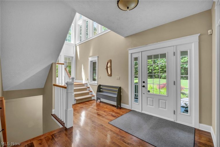 7125 Bridlewood Drive, Concord Twp, OH - Photo 2