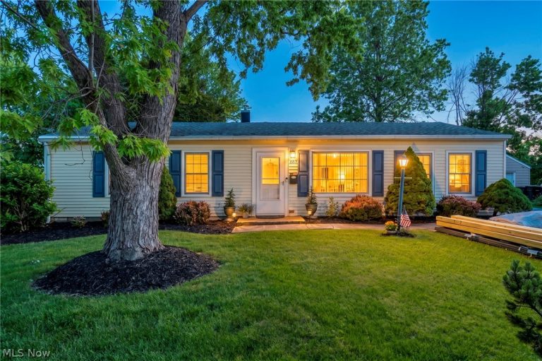 683 Lucille Drive, Elyria, OH - Photo 2