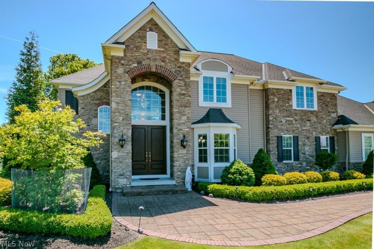 6300 Ox Ridge Trail, Highland Heights, OH - Photo 2