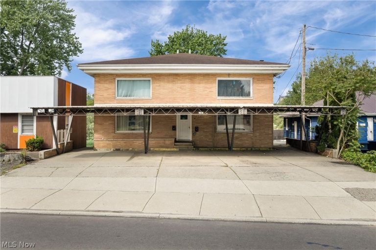 2017 Fulton Road, Canton, OH, 44709