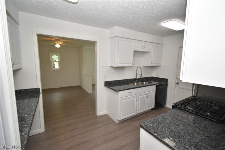 14508 Lakota Avenue, Cleveland, OH - Photo 6