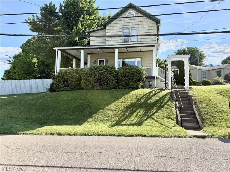 1255 Oakwood Avenue, East Liverpool, OH, 43920