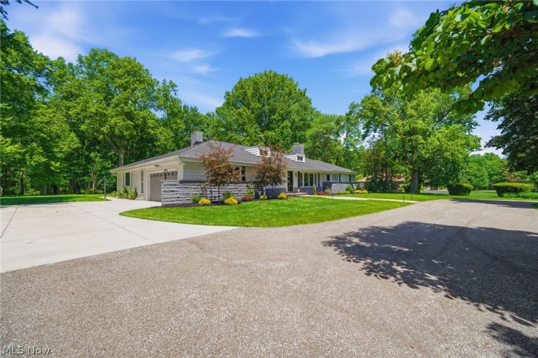 6733 Gates Mills Boulevard, Gates Mills, OH - Photo 3
