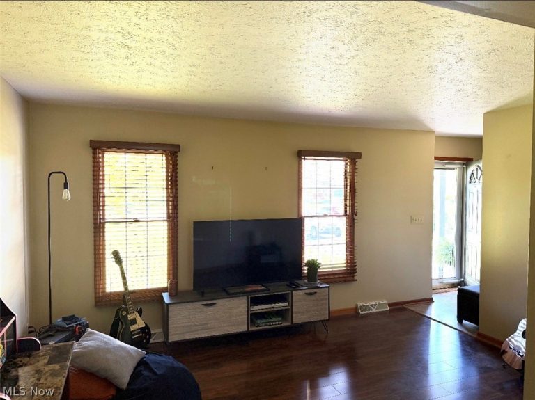 5547 Cider Mill Crossing, Austintown, OH - Photo 2