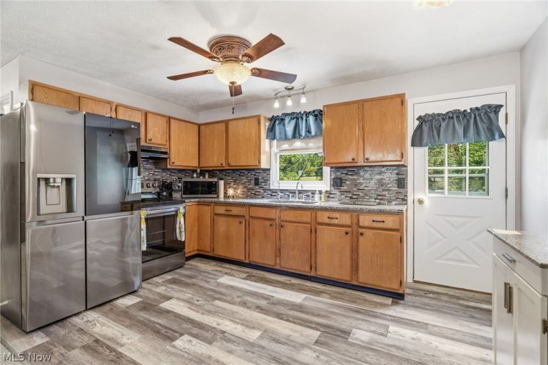 50 Kirby Drive, Akron, OH - Photo 8