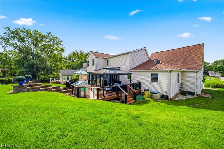 30190 Bonnie View Drive, Wickliffe, OH - Photo 6