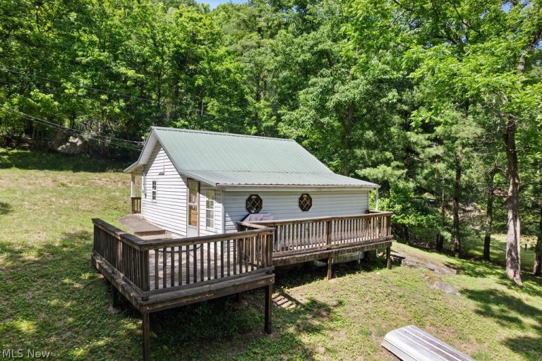227 Exline Camp Road, Elizabeth, WV - Photo 3