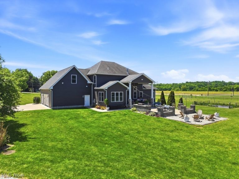 3753 Cain Street, North Canton, OH - Photo 2