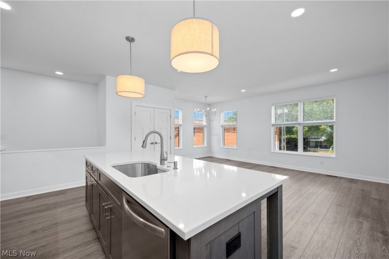 2059 34th Place, Cleveland, OH - Photo 4