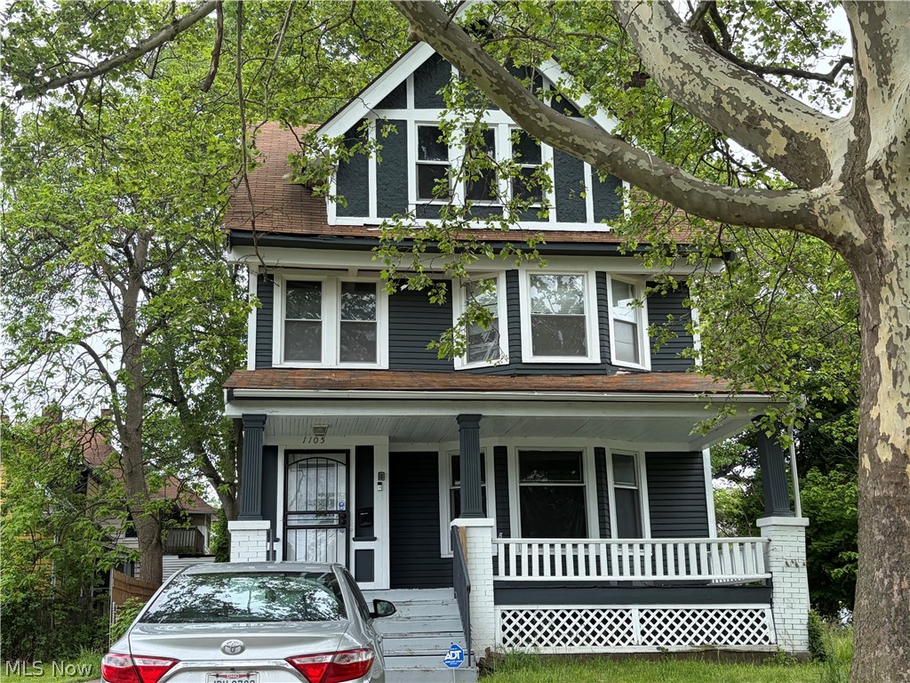 1105 Lakeview Road, Cleveland, OH