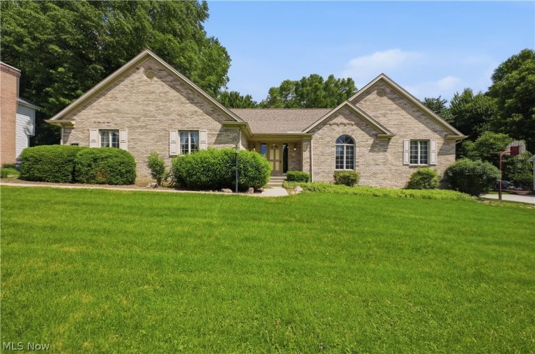 204 Colonial Drive, Canfield, OH, 44406