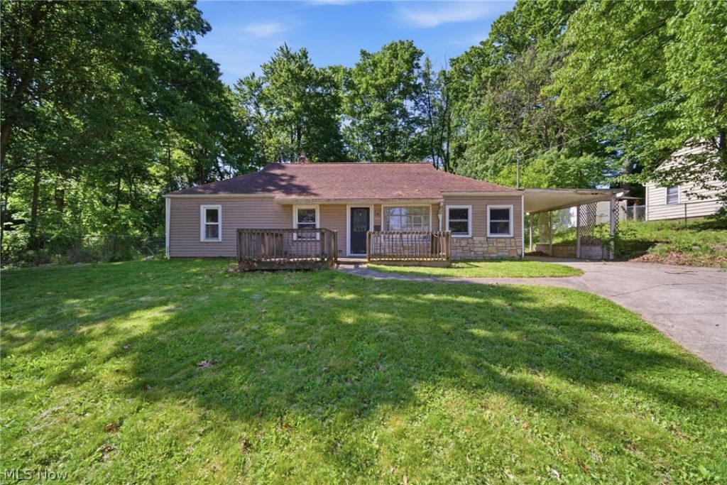 2670 Robindale Avenue, Akron, OH
