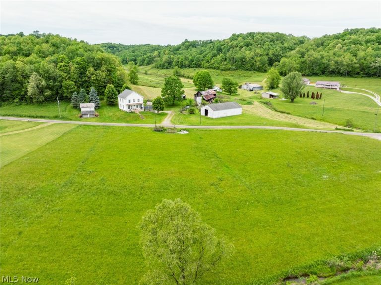 Barkley Road, Uhrichsville, OH, 44683