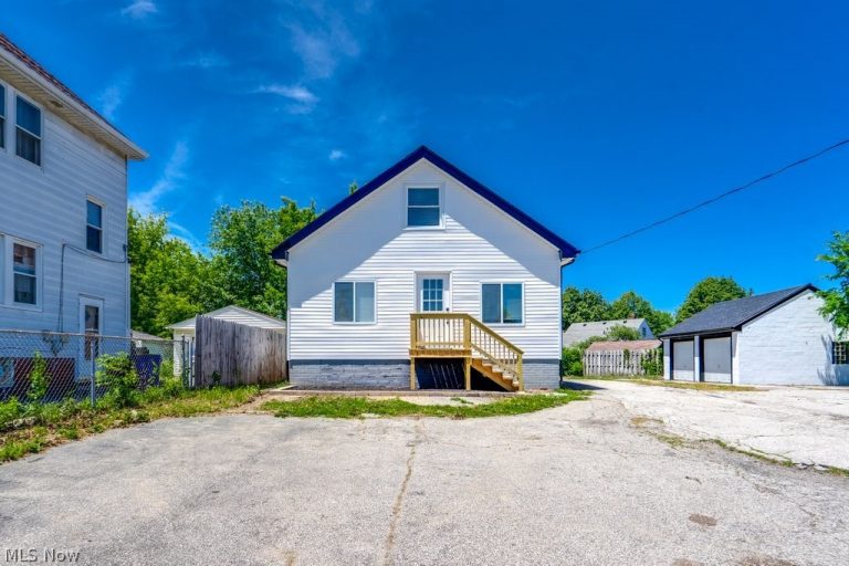 4808 Pearl Road, Cleveland, OH - Photo 2