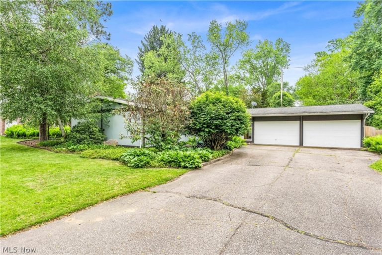 478 Tamiami Trail, Akron, OH - Photo 2