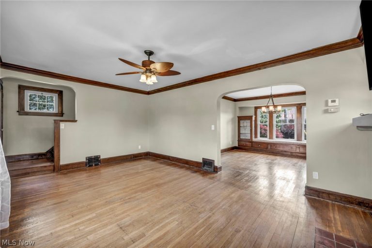 6193 Canterbury Road, Parma, OH - Photo 5