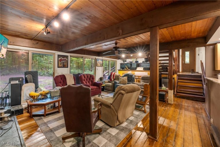 2680 Stubbins Road, Brecksville, OH - Photo 8