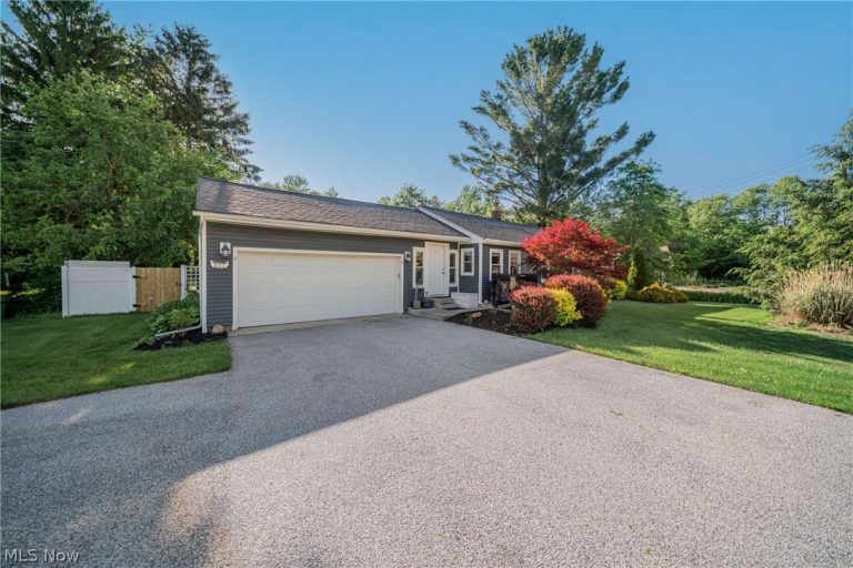 543 Lake Street, Madison, OH - Photo 2