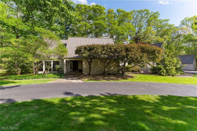 2941 Howland Wilson Road, Warren, OH - Photo 2
