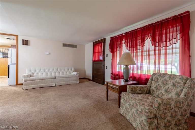 1860 Freshley Avenue, Alliance, OH - Photo 8
