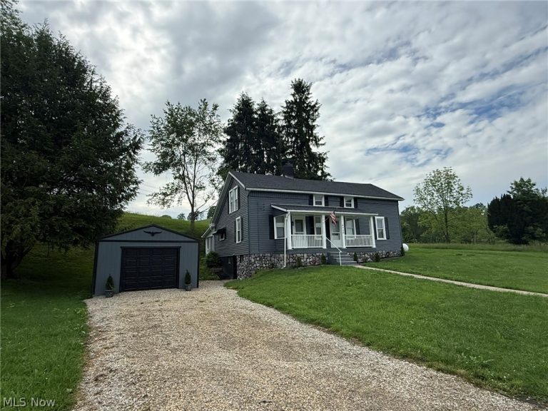 4528 Gintz Road, Dover, OH, 44622