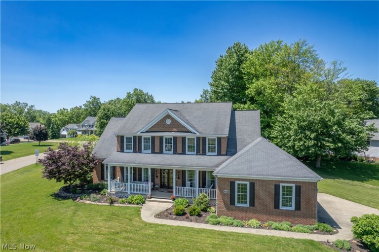 3228 Deborah Court, Uniontown, OH - Photo 2