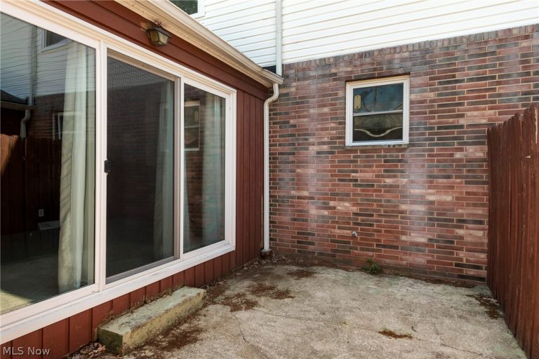 6484 State Road, Parma, OH - Photo 8