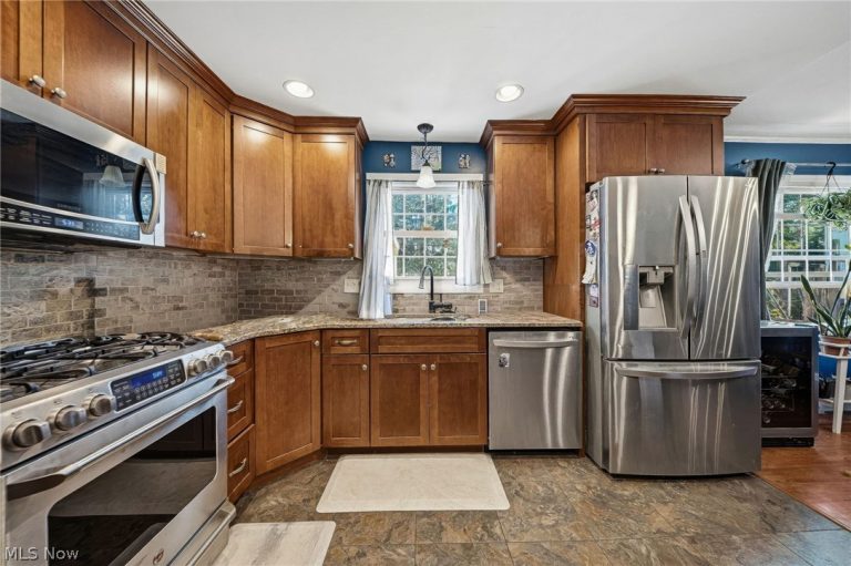 2103 David Avenue, Parma, OH - Photo 3
