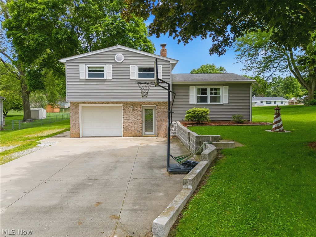 8572 Greenmeadow Avenue, Canal Fulton, OH