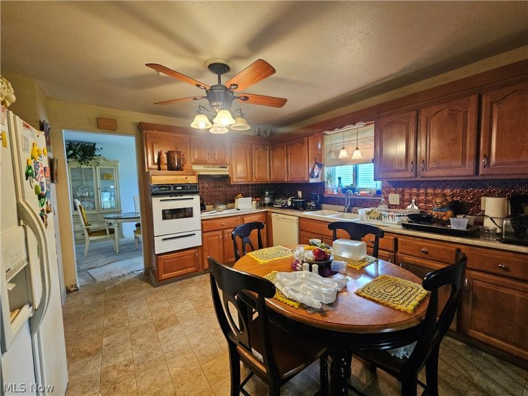 5427 Mardale Avenue, Bedford, OH - Photo 6